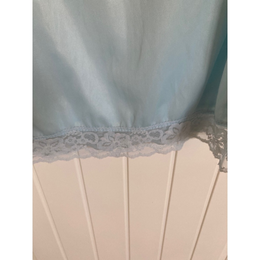 Vintage Pastel Blue Lace Trim Maxi Half Slip Antron III Nylon Large RN 13996 - Picture 2 of 5